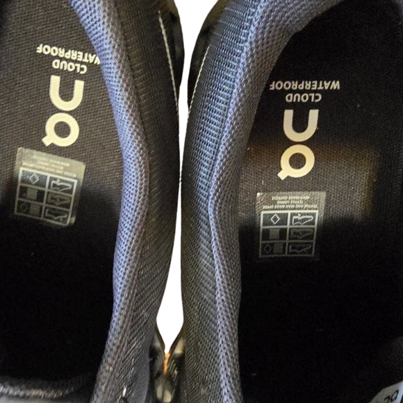 On Cloud 5 Waterproof Running shoe - Picture 2 of 8